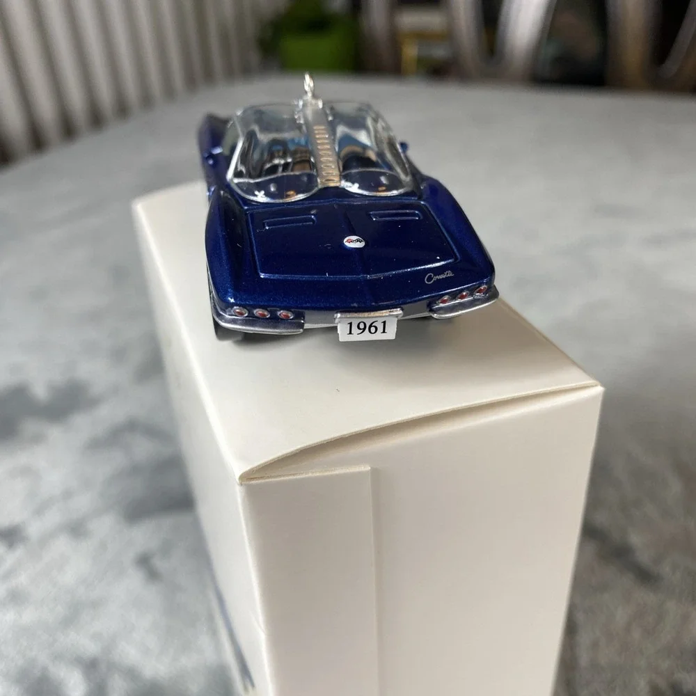 1961 Chevrolet Corvette Mako Shark I - 2007 Hallmark Ornament - Concept Car